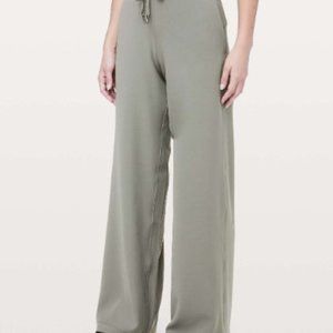 Lululemon On the Fly Wide-Leg Pant *Woven Grey Sage Size 6